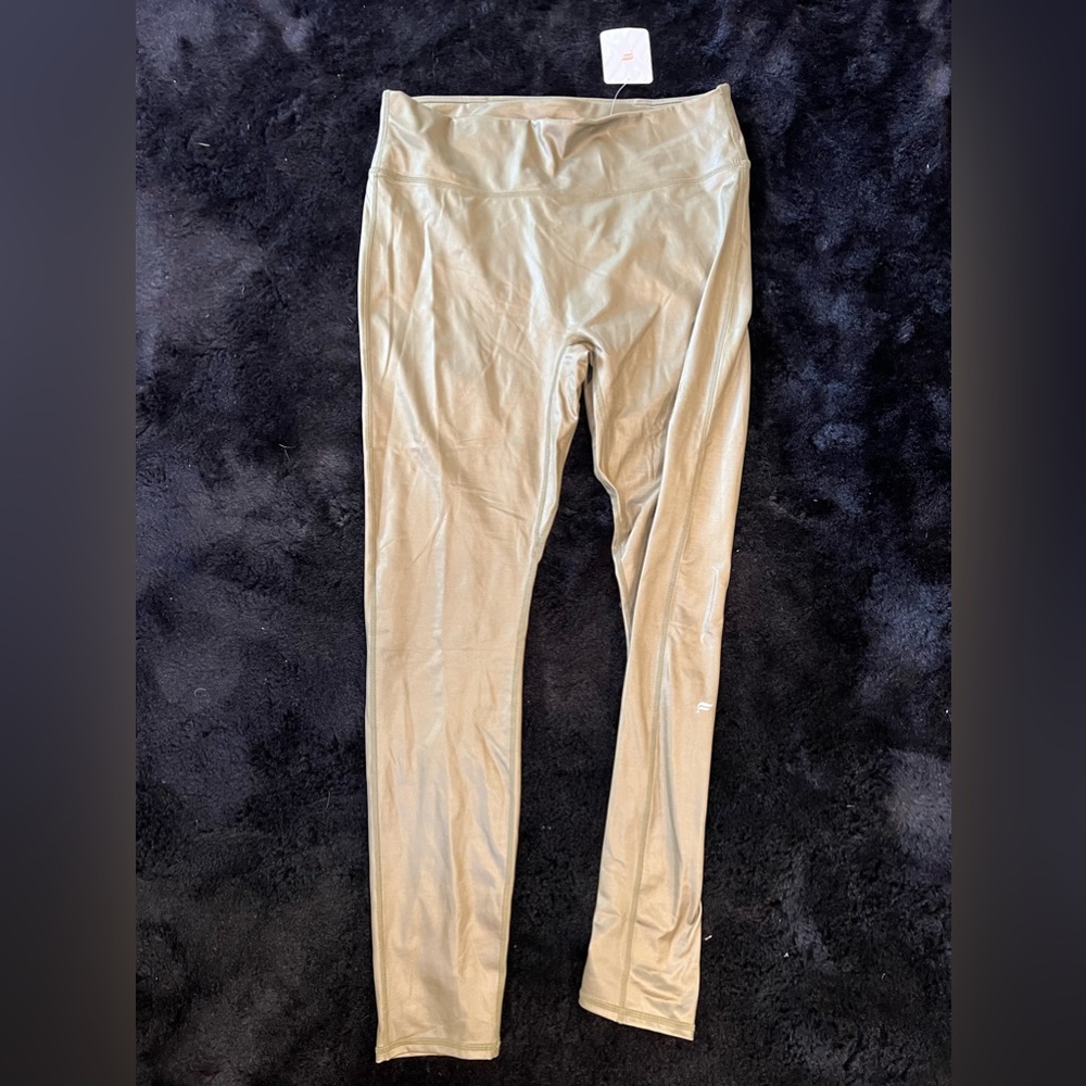 Fabletics Khloe Kardashian collab leggings!